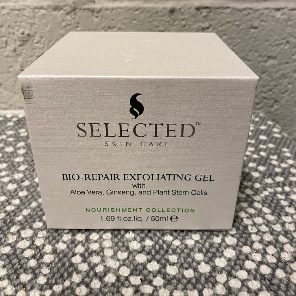 Selected Skincare Bio-repair Exfoliating Gel
